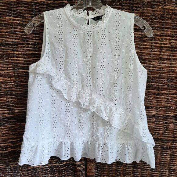 Zara Embroidered Eyelet Ruffle Tank Top Blouse Medium White Cottagecore Romantic - Picture 1 of 7